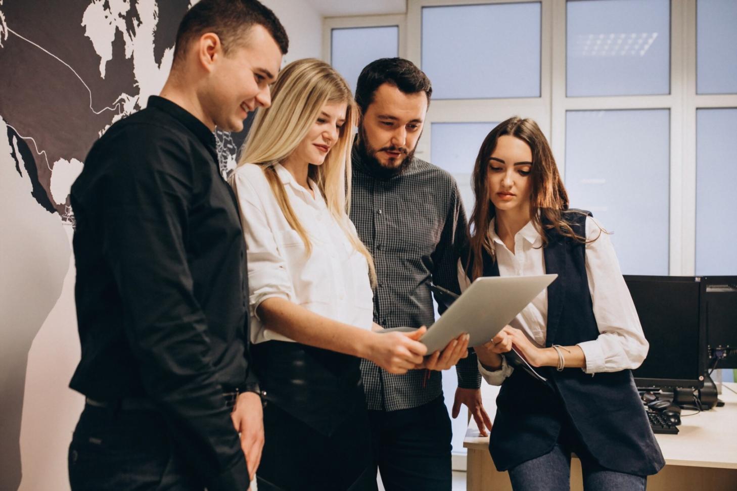 Interface d'analyse financière modenariqol montrant les tableaux de bord et graphiques